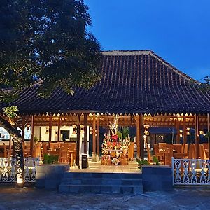 The Nalaya Hotel & Resto